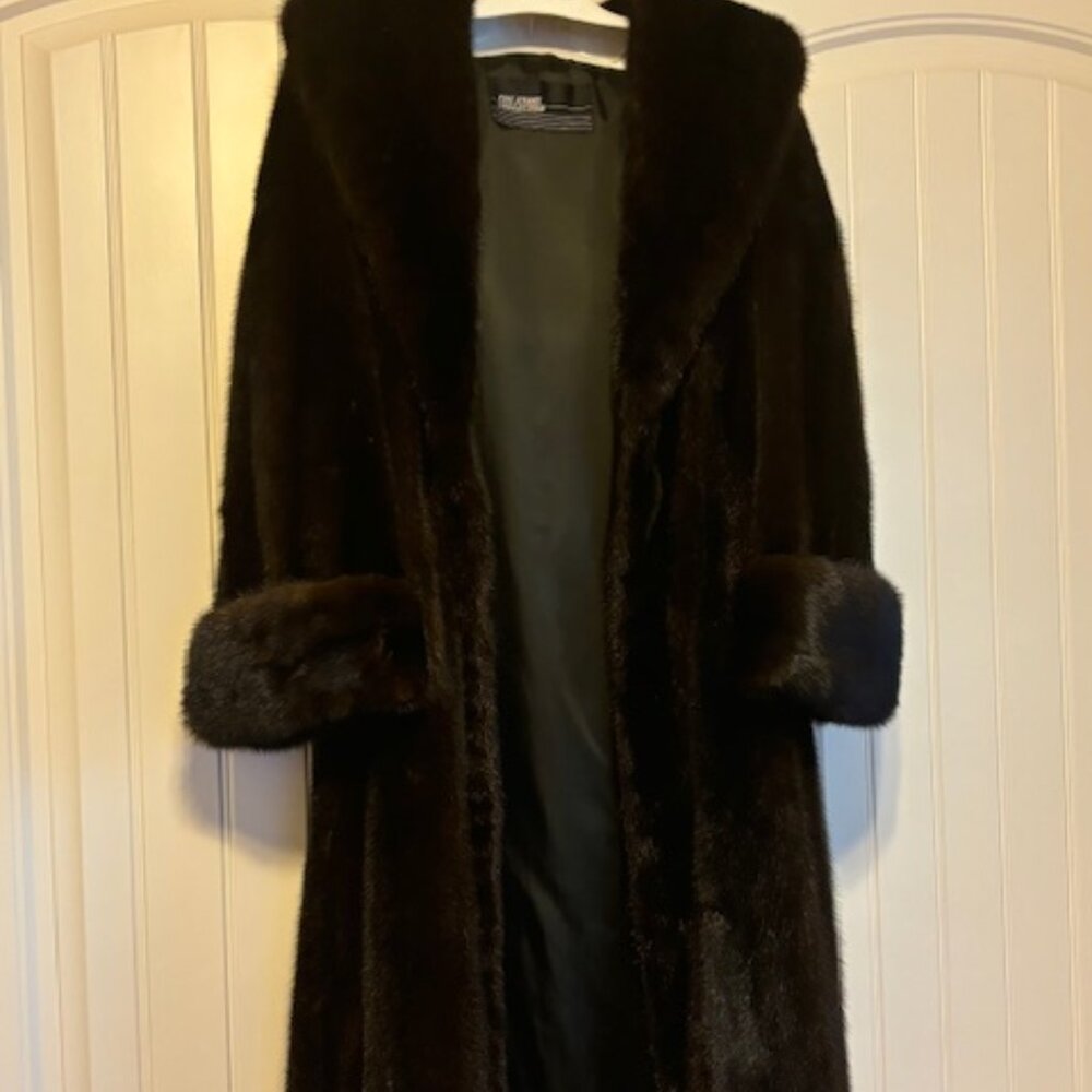 #vintagefur Black Diamond Mink Coat -- Full Length, Pre-Owned - Picture 2 of 7